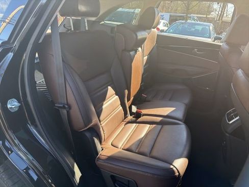 Used 2019 Kia Sorento SX image 15