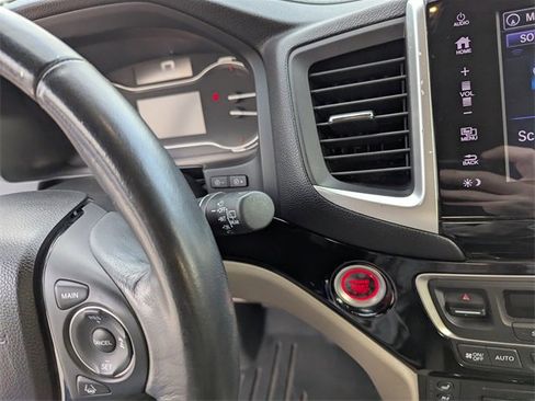 Used 2017 Honda Pilot Elite image 23