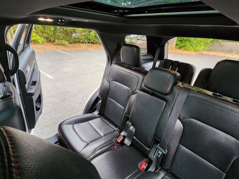 Used 2018 Ford Explorer Sport w/ Equipment Group 401A AWD/4WD image 30