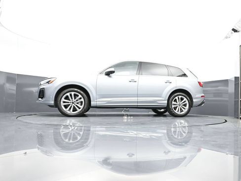 Used 2025 Audi Q7 3.0T Premium Plus AWD/4WD image 53
