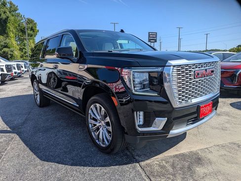 Certified 2023 GMC Yukon XL Denali w/ Denali Reserve Package AWD/4WD image 3