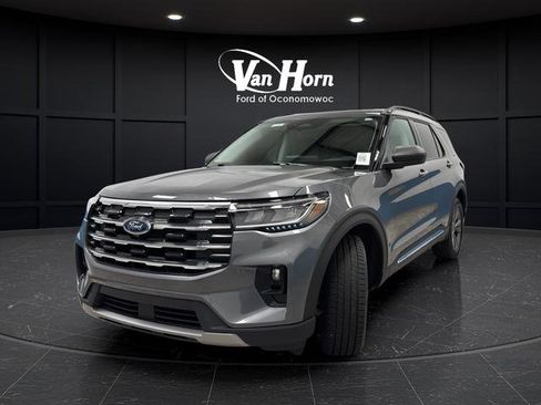 Used 2025 Ford Explorer Active w/ Active Comfort Package AWD/4WD image 3