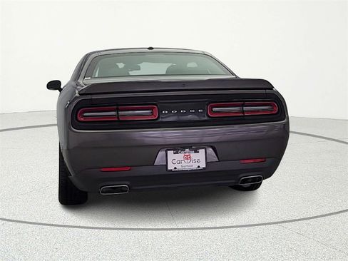 Used 2019 Dodge Challenger SXT image 6