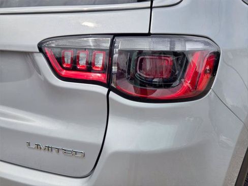 Certified 2025 Jeep Compass Limited AWD/4WD image 9