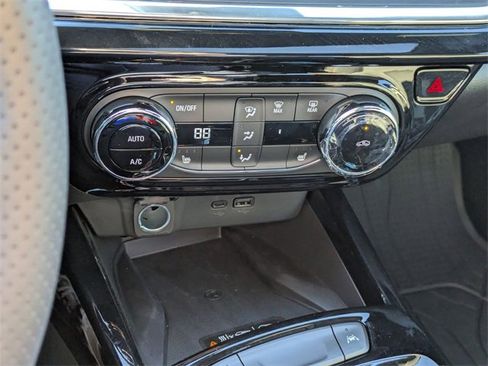 New 2026 Chevrolet Trax RS w/ Sunroof Package image 20