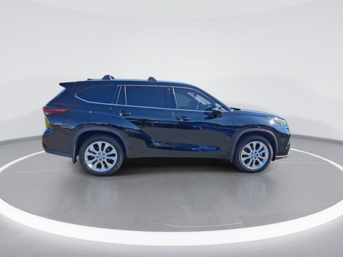 Used 2024 Toyota Highlander Limited AWD/4WD image 10