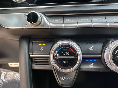 Used 2020 Genesis G70 3.3T w/ Sport Package RWD image 19