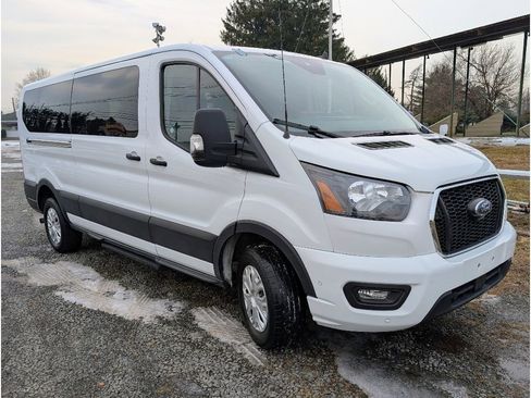Used 2023 Ford Transit 350 XLT image 3