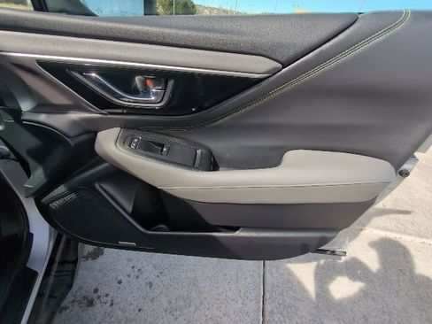Used 2025 Subaru Outback Onyx Edition AWD/4WD image 31