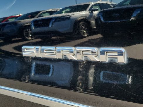 Used 2017 GMC Sierra 1500 SLT w/ SLT Premium Package image 7