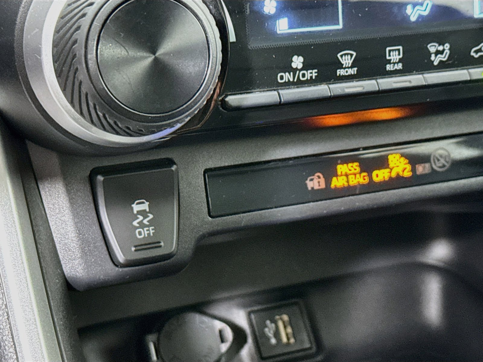 Certified 2023 Toyota RAV4 LE AWD/4WD image 18