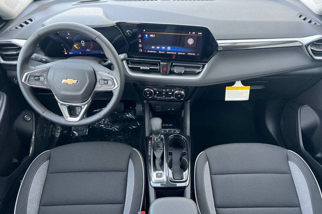 New 2026 Chevrolet TrailBlazer LT w/ Convenience Package FWD image 10