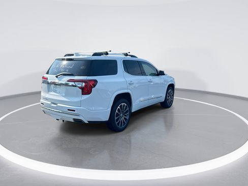 Used 2020 GMC Acadia Denali w/ Technology Package FWD image 9