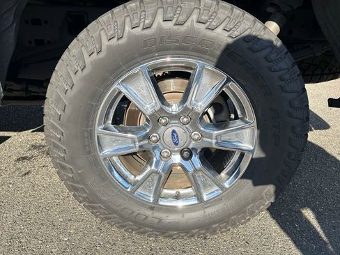 Used 2017 Ford F150 XLT w/ Equipment Group 302A Luxury image 10