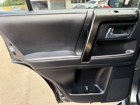 Used 2020 Toyota 4Runner Venture image 17