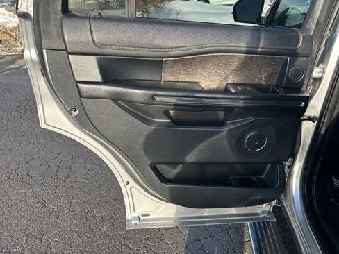 Used 2021 Ford Expedition Limited image 26