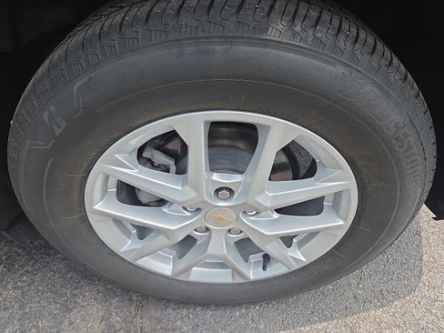 Used 2024 Chevrolet Equinox LT AWD/4WD image 11