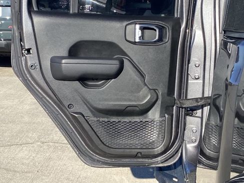 Used 2024 Jeep Gladiator Sport image 36