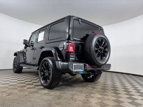 Used 2023 Jeep Wrangler Unlimited Sahara w/ Cold Weather Group image 4