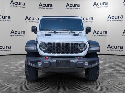 Used 2024 Jeep Wrangler Unlimited Rubicon w/ Technology Group AWD/4WD image 3