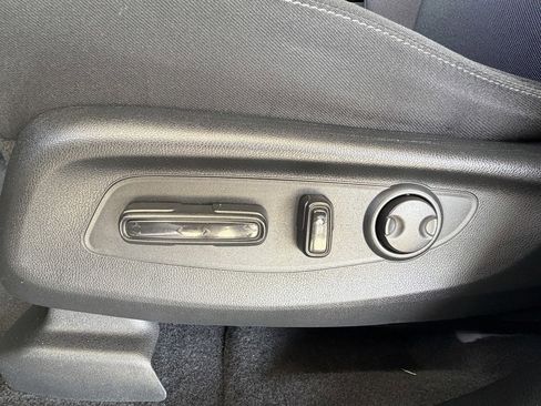 Used 2023 Honda CR-V EX image 10