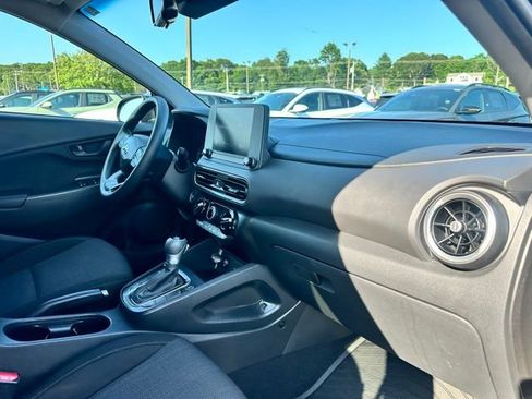 Used 2023 Hyundai Kona SEL w/ Winter Weather Package AWD/4WD image 27