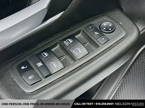 Used 2022 RAM 1500 Big Horn AWD/4WD image 17