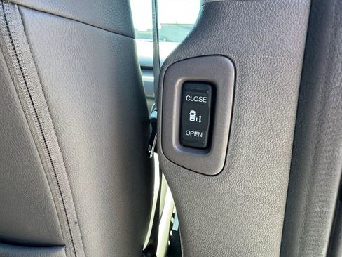 Used 2017 Honda Odyssey EX-L image 20