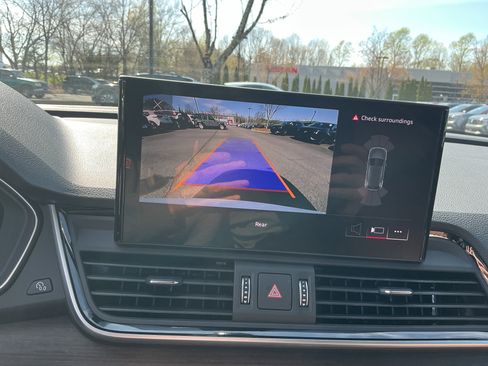 Used 2025 Audi Q5 e Premium image 18