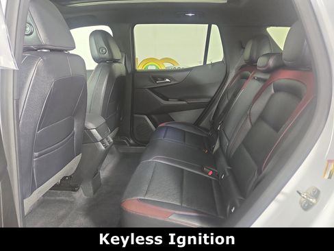 Used 2025 Chevrolet Equinox RS image 11