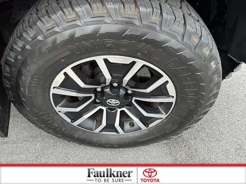 Used 2023 Toyota Tacoma TRD Sport w/ Black Out Package (TMS) AWD/4WD image 6