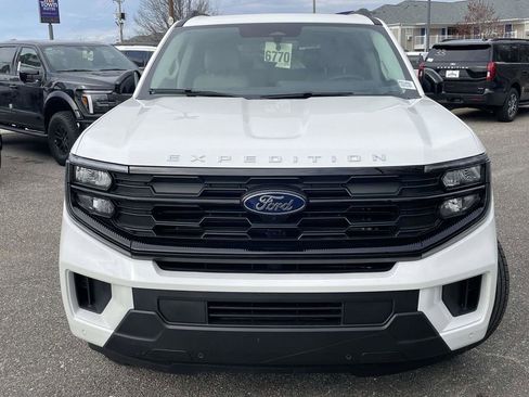 New 2026 Ford Expedition Active RWD image 8
