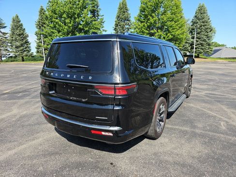 Used 2024 Jeep Wagoneer L Series III w/ Flexible Seating Group AWD/4WD image 6