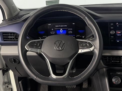 Used 2023 Volkswagen Taos SE w/ Panoramic Sunroof Package FWD image 14