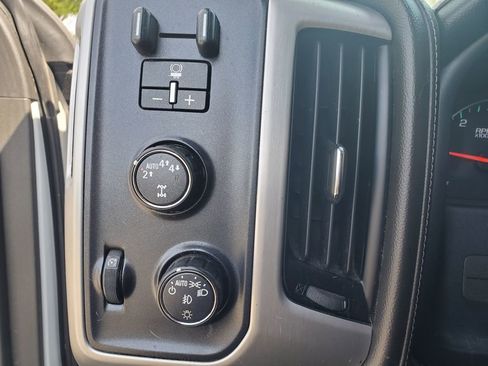 Used 2018 GMC Sierra 1500 SLT image 11