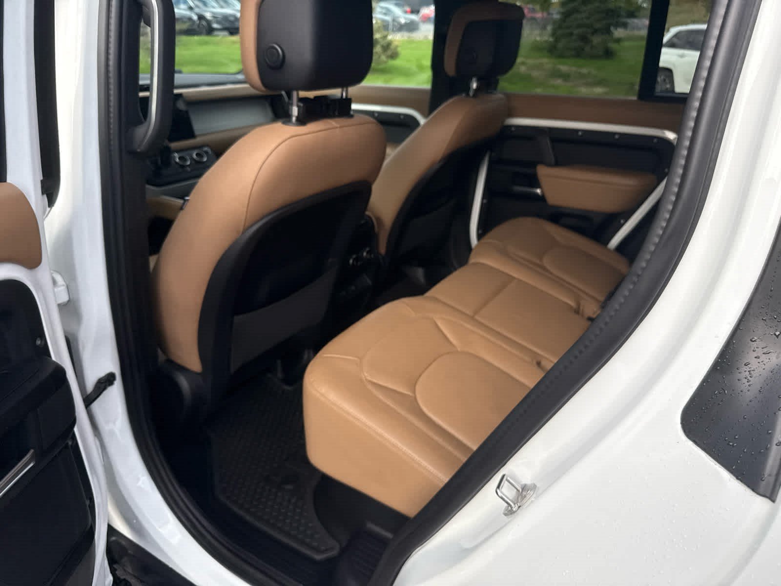 Certified 2025 Land Rover Defender 110 X-Dynamic SE AWD/4WD image 14