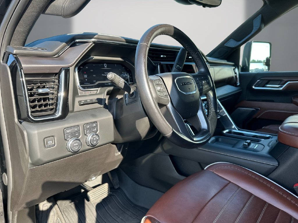 Used 2024 GMC Sierra 2500 Denali Ultimate AWD/4WD image 13