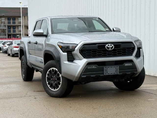Used 2024 Toyota Tacoma TRD Off-Road AWD/4WD image 2