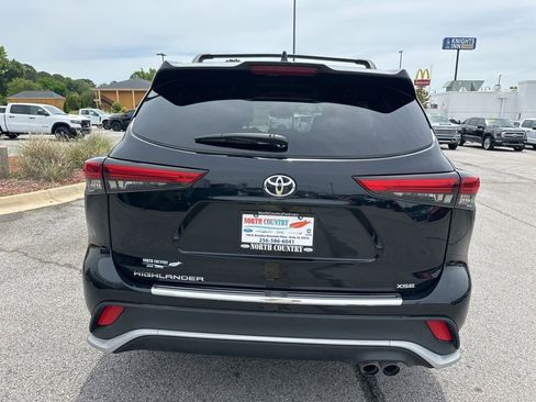 Used 2022 Toyota Highlander XSE FWD image 7