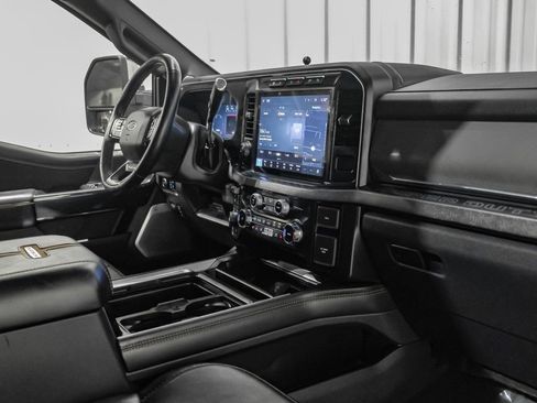 Used 2024 Ford F350 Platinum w/ FX4 Off-Road Package image 12