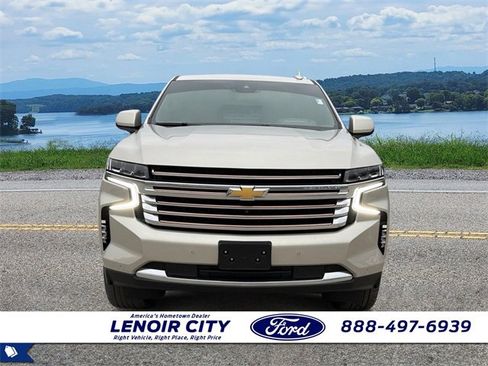 Used 2023 Chevrolet Suburban High Country image 2