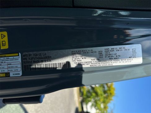 New 2025 Jeep Gladiator Sport image 30