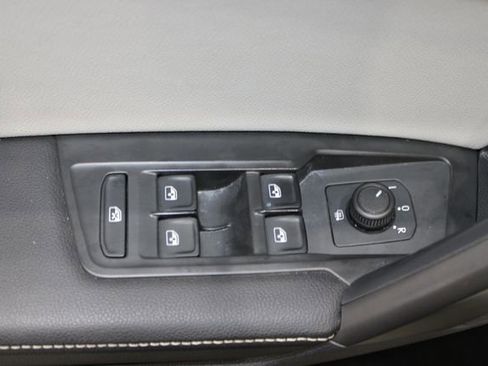 Used 2022 Volkswagen Tiguan S image 17