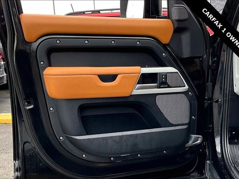 Used 2024 Land Rover Defender 110 S image 19