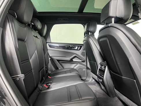 Certified 2023 Porsche Cayenne S AWD/4WD image 24