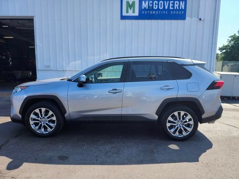 Used 2020 Toyota RAV4 XLE Premium AWD/4WD image 2