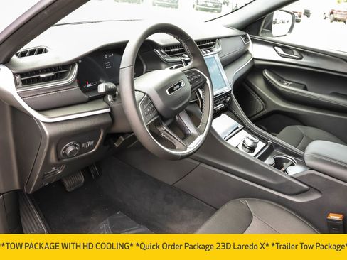 New 2025 Jeep Grand Cherokee Laredo X w/ Luxury Tech Group I image 4