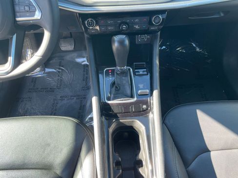 Used 2025 Jeep Compass Limited image 41