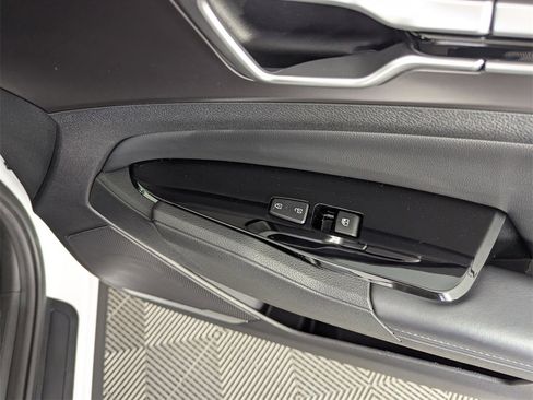 Used 2023 Kia Sportage EX image 34