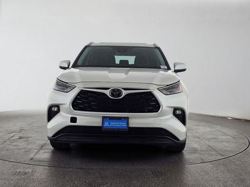 Used 2023 Toyota Highlander XLE FWD image 8